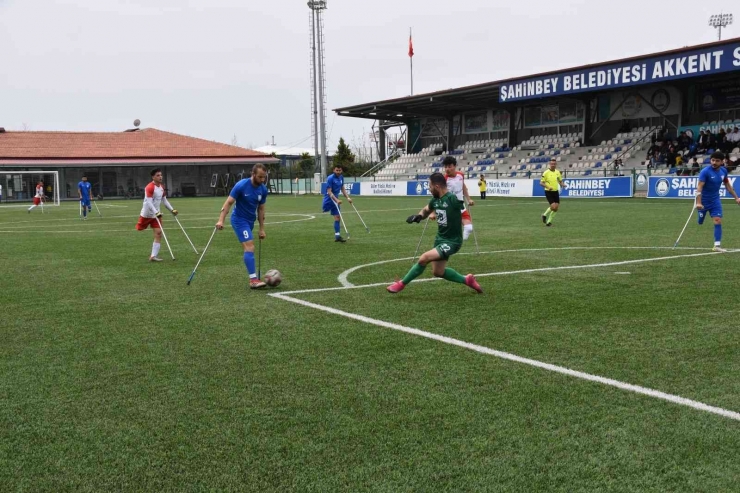 Şahinbey Ampute Kendi Evinde Çok Farklı: 15-0