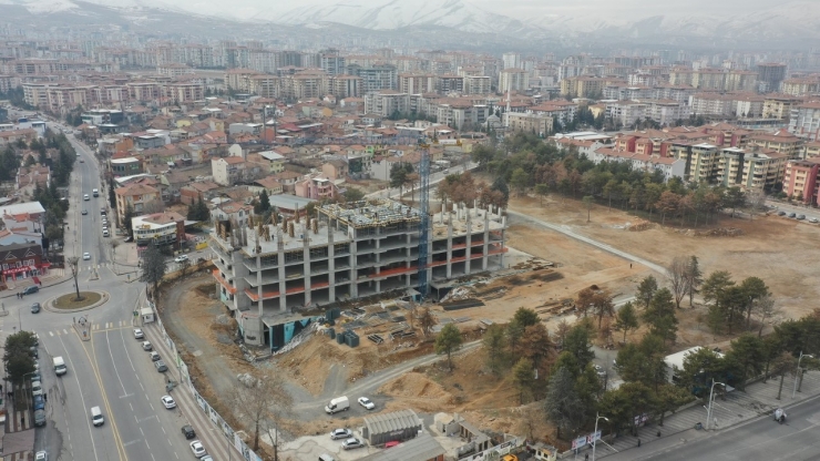 Başkan Çınar, Kentsel Dönüşüm Alanını İnceledi