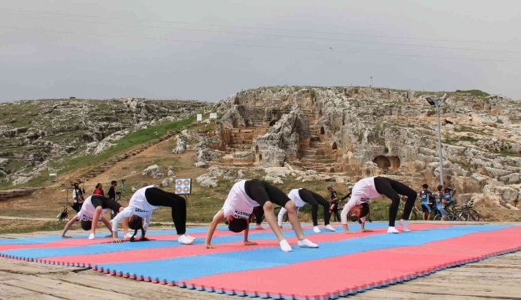 2 Bin Yıllık Mekanda Spor Gösterileri Sunuldu