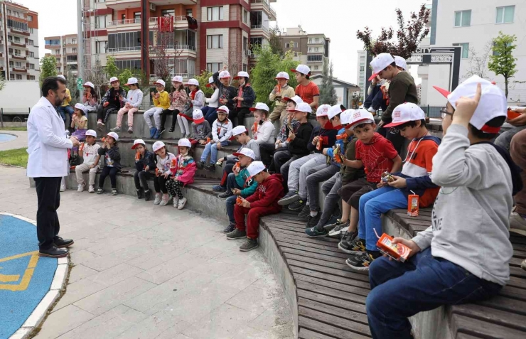 Diyarbakır’da Minik Öğrencilere Trafik Eğitimi
