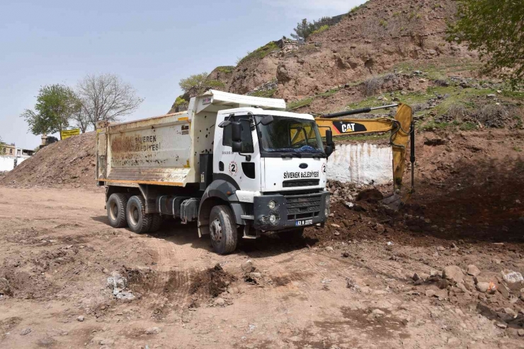 Siverek’te Arkeologlar Eşliğinde Yıkım