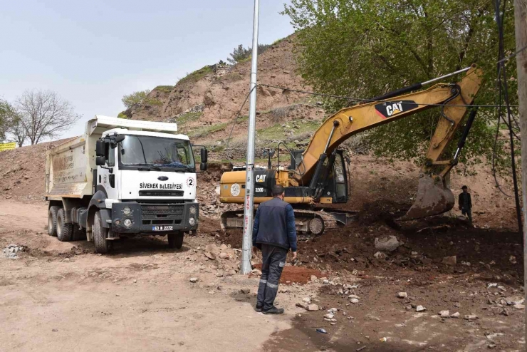 Siverek’te Arkeologlar Eşliğinde Yıkım