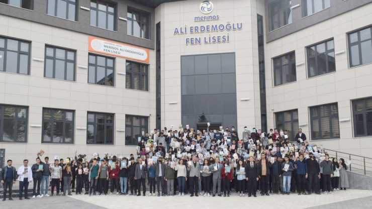 Fen Lisesi Öğrencilerinden Örnek Davranış-