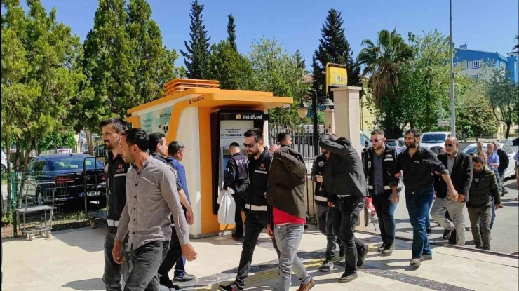 Şanlıurfa’da Tütün Kaçakçılarına Operasyon: 15 Gözaltı