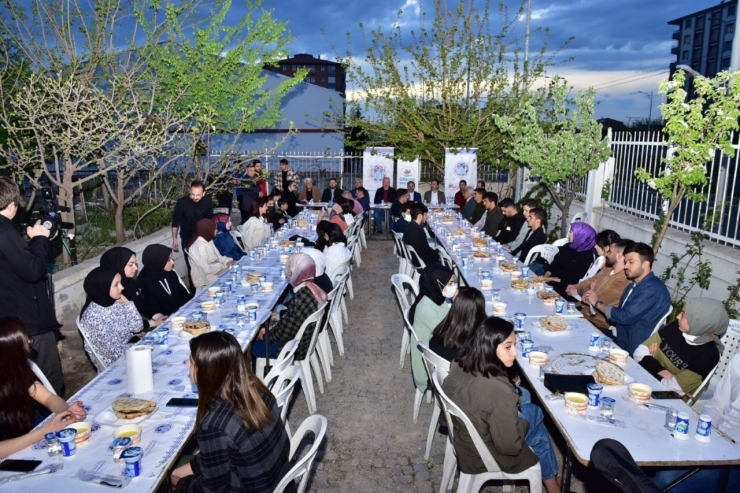 Battalgazi’de Gençlik Merkezleri Artıyor