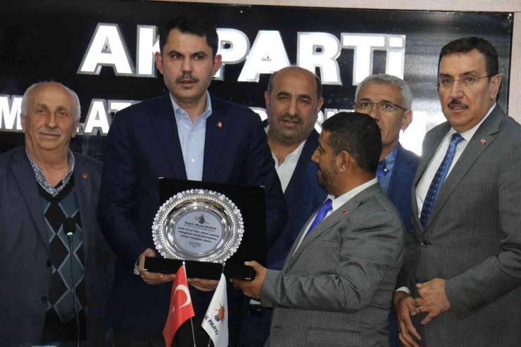 Bakan Kurum, Malatya Valiliğini Ve Ak Parti İl Teşkilatını Ziyaret Etti