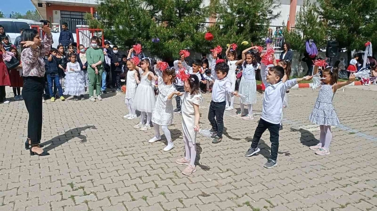 Dicle’de 23 Nisan Ulusal Egemenlik Ve Çocuk Bayramı Coşkuyla Kutlandı