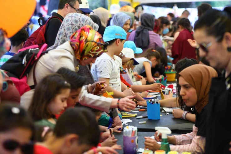 Gaziantepli Çocuklar 23 Nisan’ı Masal Park’ta Kutladı