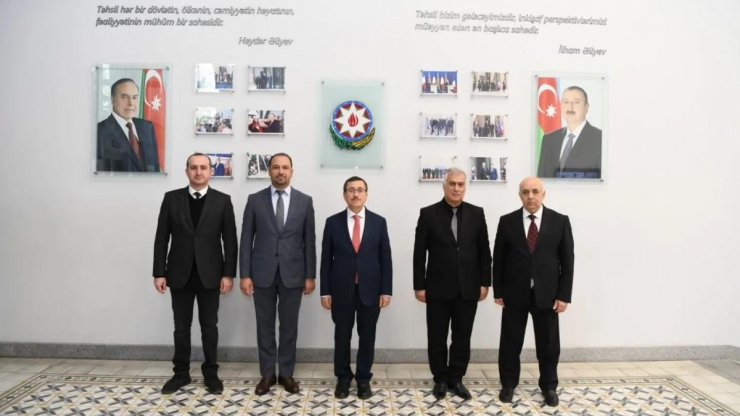 Rektör Kızılay’a Azerbaycan’dan Özel Devlet Ödülü