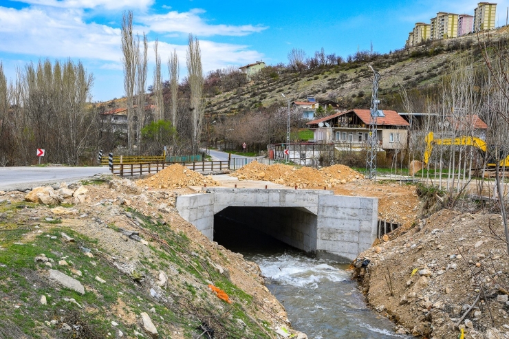 Malatya Büyükşehir’den Ölüm Yoluna Neşter