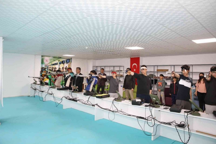 Adıyamanlı Sporcular Havalı Silahlar Şampiyonasından 2 Madalya İle Döndü