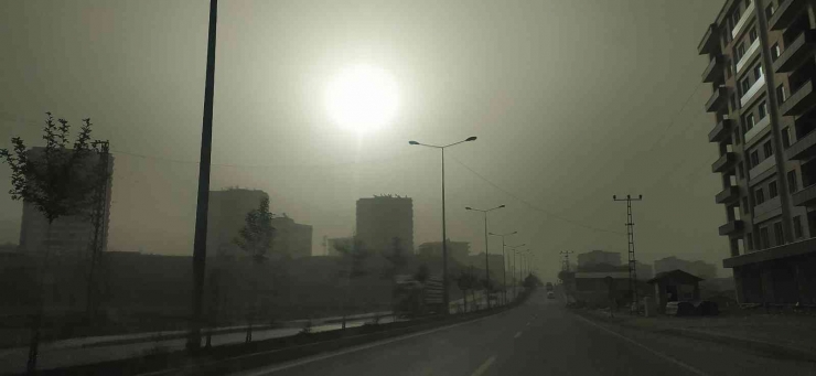 Diyarbakır Yoğun Toz Taşınımı Altında