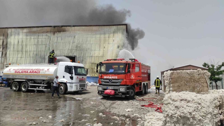 Şanlıurfa’da Fabrika Yangını