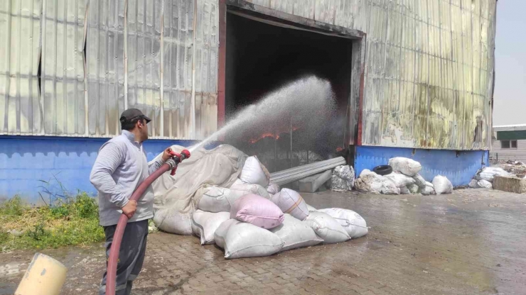 Şanlıurfa’da Fabrika Yangını