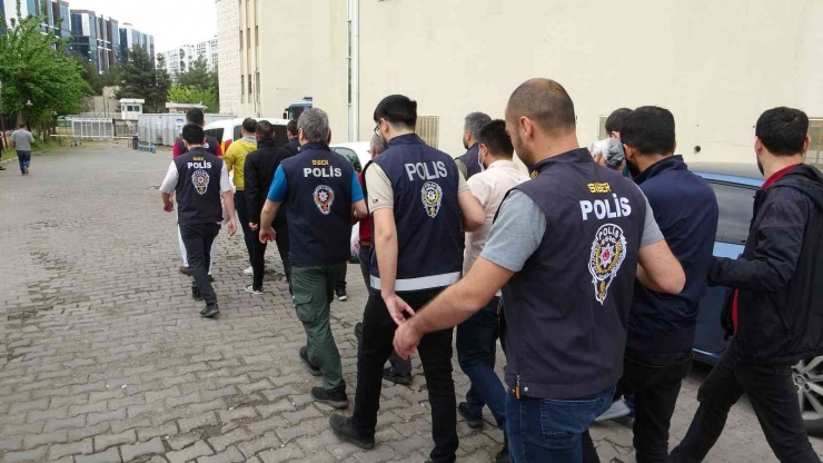 Diyarbakır’da ’yasa Dışı’ Bahis Operasyonu: 16 Kişi Adliyeye Çıkartıldı