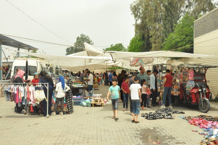 Bayram Alışverişi Pazarcıların Yüzünü Güldürdü