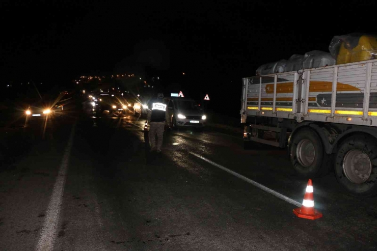 Siverek’te Tanker Koyun Sürüsüne Daldı: 22 Koyun Telef Oldu, Çoban Yaralandı