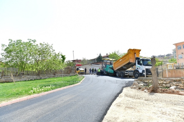 Yesilyurt’ta Yol Hizmetlerine Önem