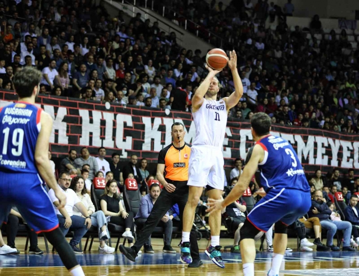 İng Basketbol Süper Ligi: Gaziantep Basketbol: 78 - Anadolu Efes: 69