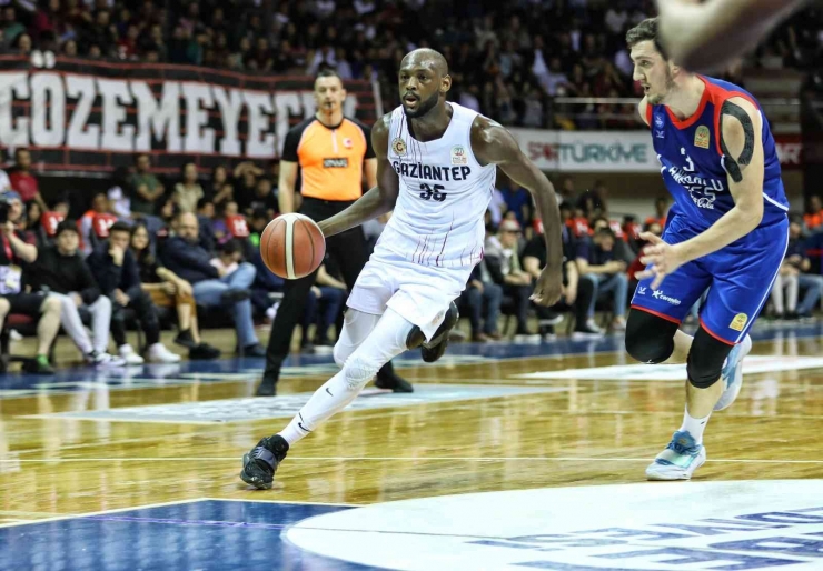 İng Basketbol Süper Ligi: Gaziantep Basketbol: 78 - Anadolu Efes: 69