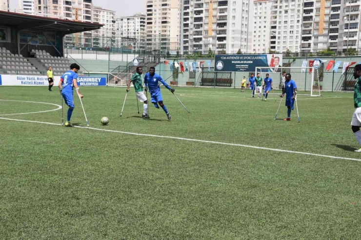 Şahinbey Ampute’de Çifte Bayram