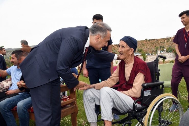 Adıyaman Protokolü Vatandaşlarla Bayramlaştı