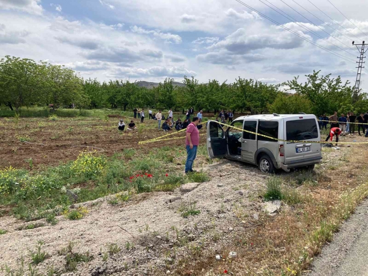 Kontrolden Çıkan Araç Takla Attı: 1 Ölü