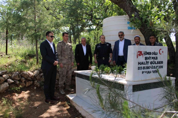 Dicle Kaymakamı Yurdagül, Şehit Ailesi Ve Güvenlik Güçleriyle Bayramlaştı