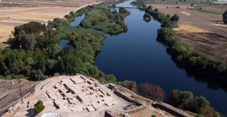 Karkamış Kazıları Tarihe Işık Tutuyor