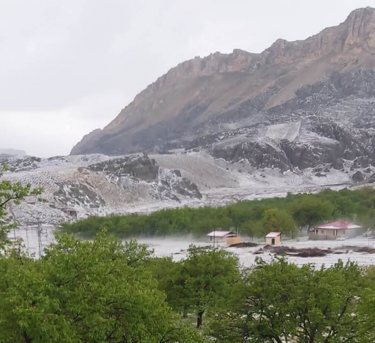 Malatya’da Sağanak Ve Dolu Etkili Oldu