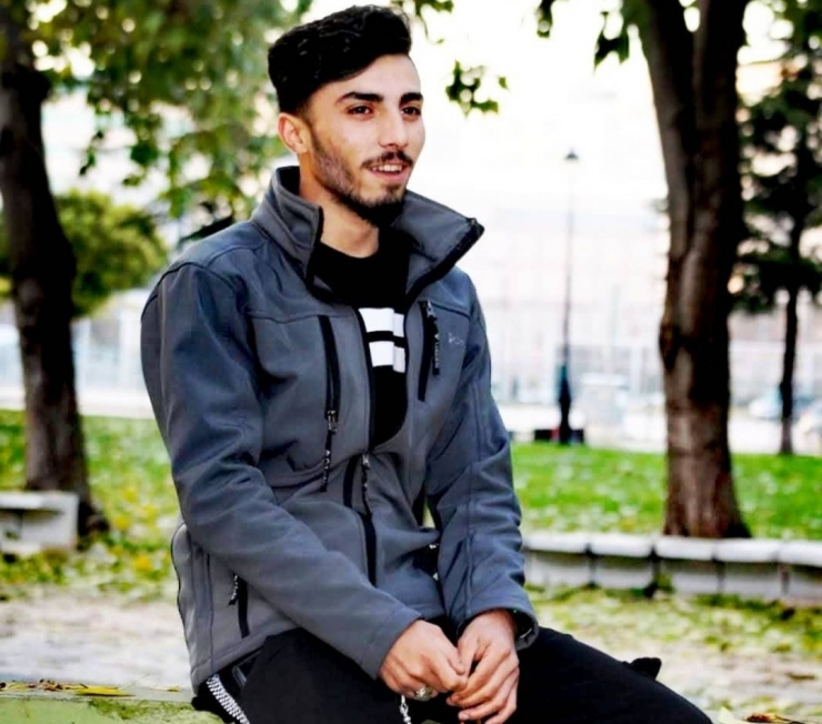 Aracında Silahlı Saldırıya Uğrayan Genç Hayatını Kaybetti