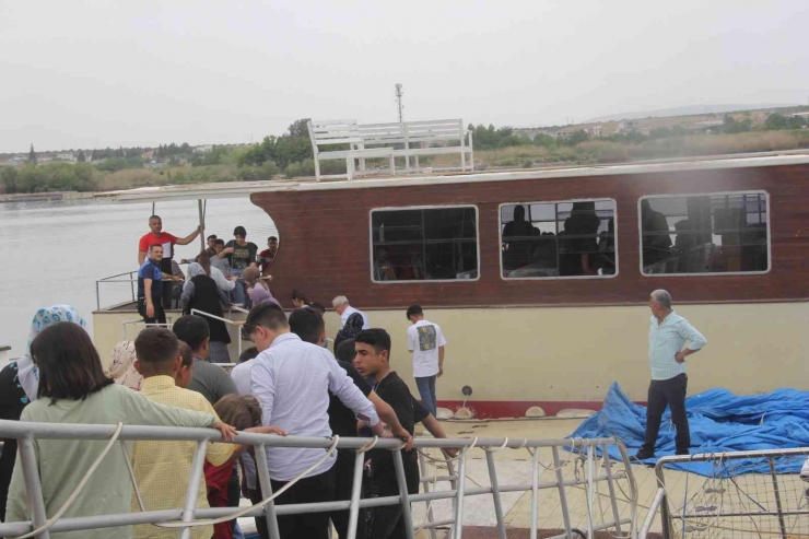 Fırat Nehrinin Eşsiz Güzelliği Tekne Turu İle Gezildi