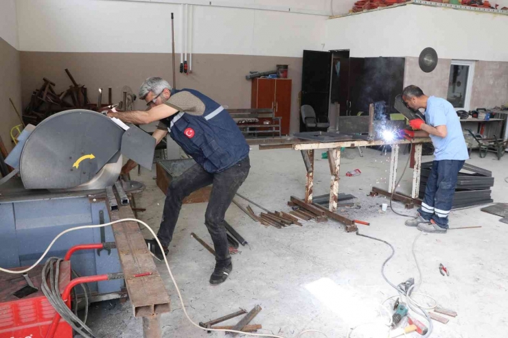 Haliliye’de Parklara Bahar Bakımı