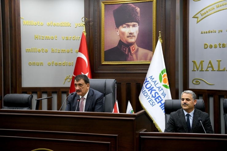 41 Öğrenciye Kamp İçin Çanakkale’ye Uğurladı