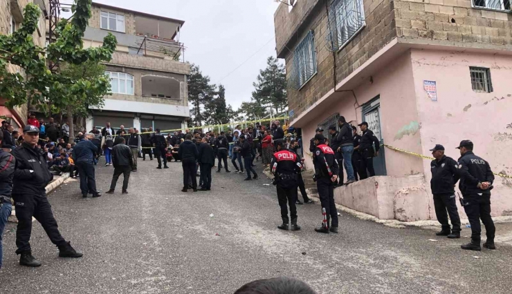 23 Yaşındaki Hurdacı Evinde Bıçaklanarak Öldürülmüş Halde Bulundu