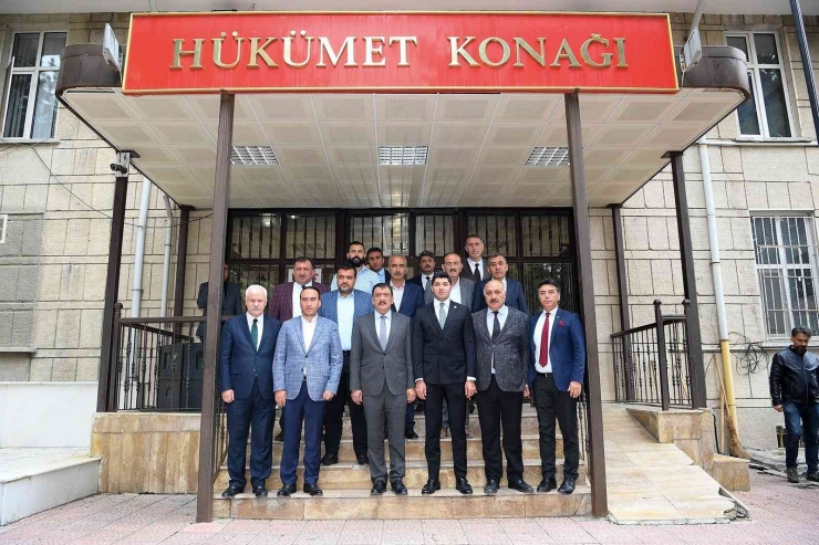 Gürkan, Doğanşehir Kaymakamı Kılıç’ı Ziyaret Etti