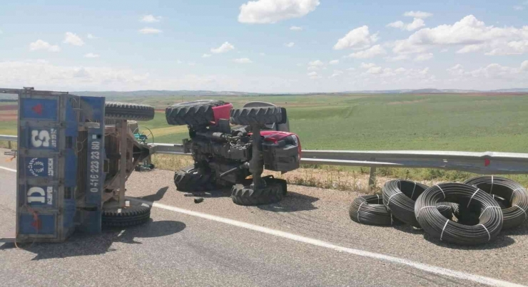 Adıyaman’da, Traktör Devrildi: 1 Yaralı