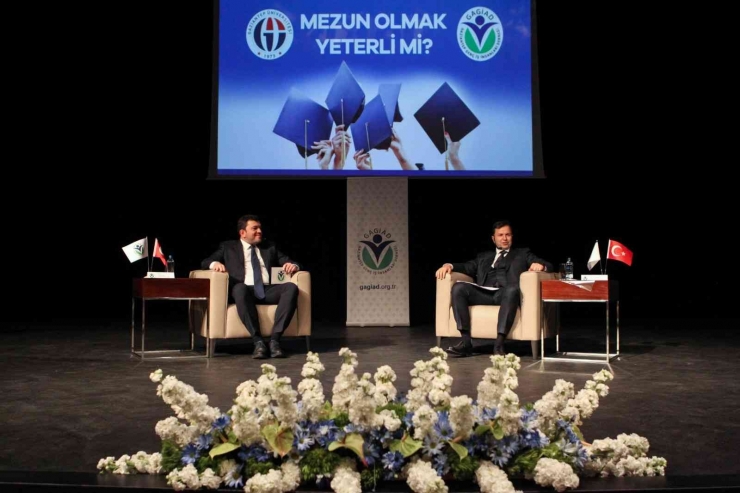 Gagiad’dan ’’mezun Olmak Yeterli Mi’’ Söyleşisi