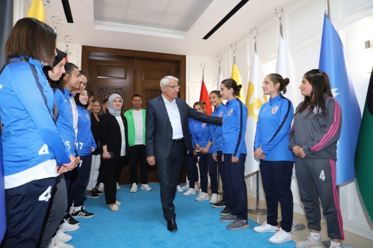 Bayan Futbolculardan Başkan Güder’e 2.lig Sözü