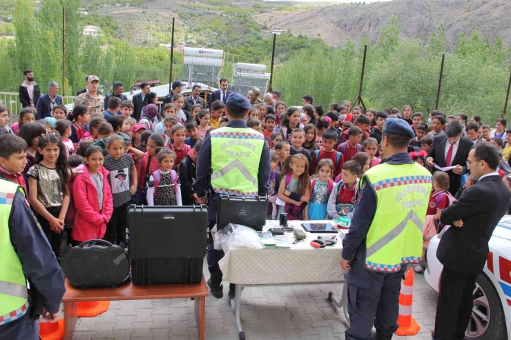 Darende’de Öğrencilere Trafik Eğitimi