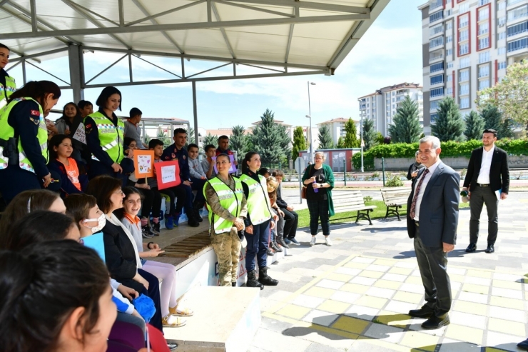 Yeşilyurt’ta Trafik Haftası Etkinlikle Kutlandı