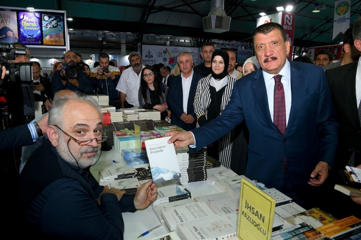 9.malatya Anadolu Kitap Ve Kültür Fuarı Kitapseverlerle Buluştu