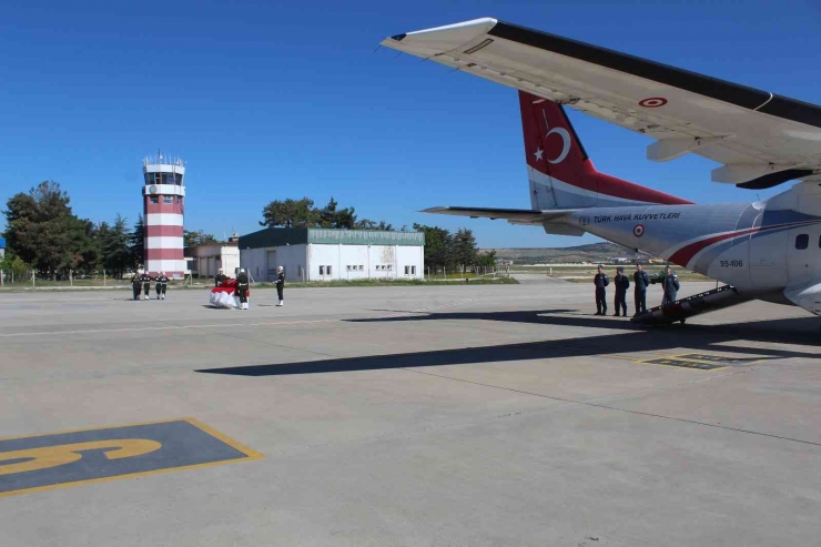 Şehit Oktay Salar’ın Naaşı Memleketi Balıkesir’e Uğurlandı