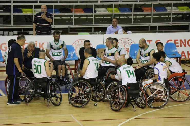 Şanlıurfa’da Engelli Basketbol Takımının Pota Farkı