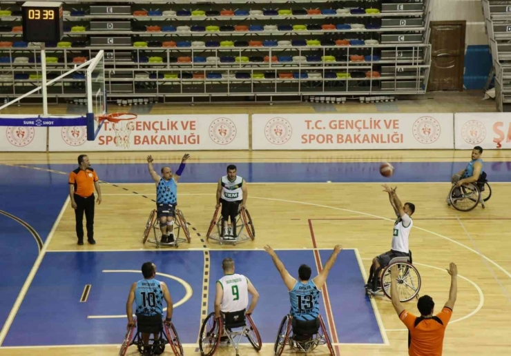 Şanlıurfa’da Engelli Basketbol Takımının Pota Farkı