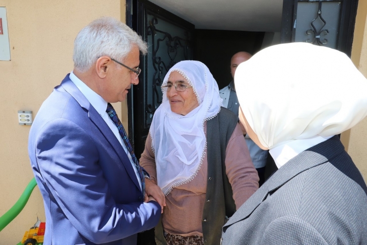 Başkan Güder’e Hizmet Övgüsü