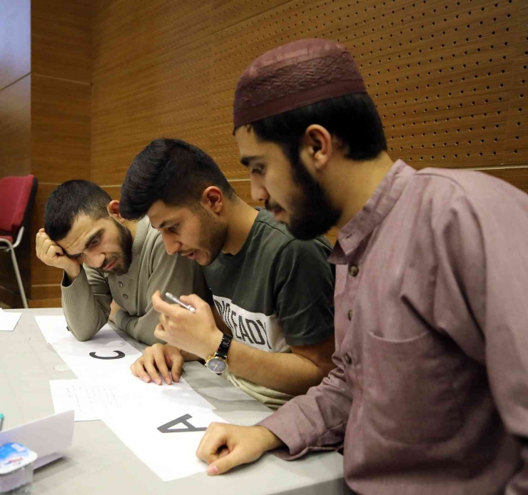 Gaün’de Arapça Bilgi Yarışması Düzenlendi