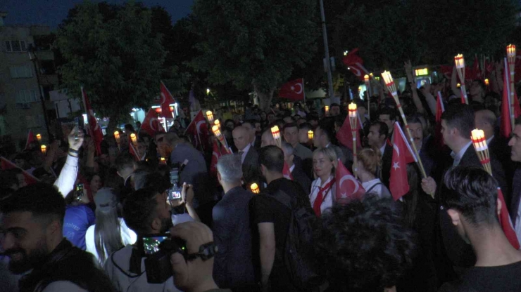 Gaziantep’te Coşkulu Fener Alayı Yürüyüşü