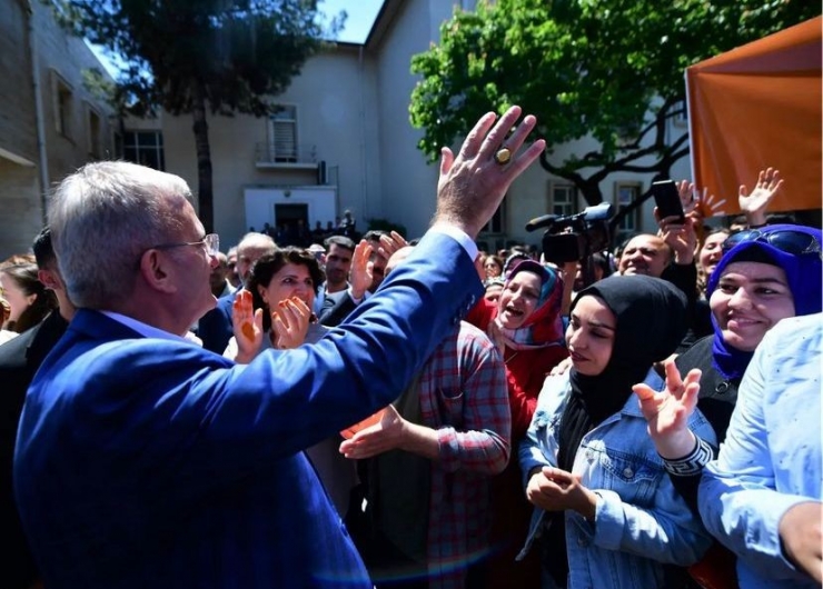 Diyarbakır Valisi Karaloğlu Zılgıtlarla Uğurlandı