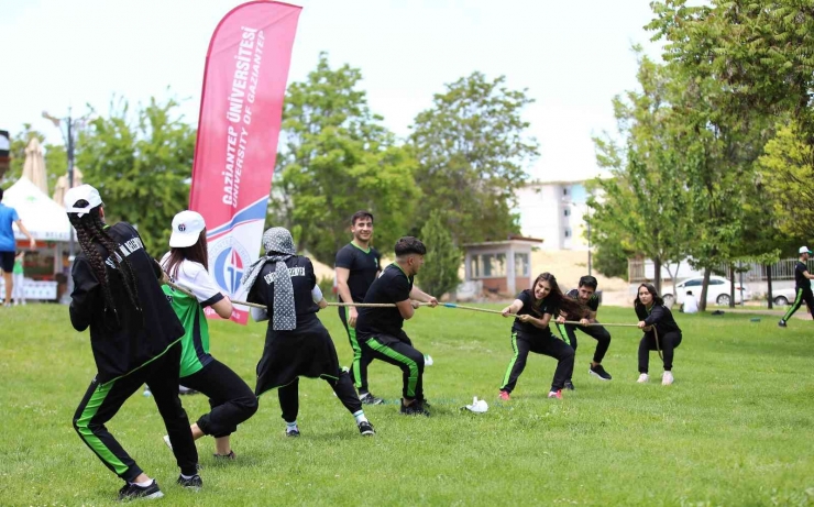 Üniversitede Festival Heyecanı Başladı